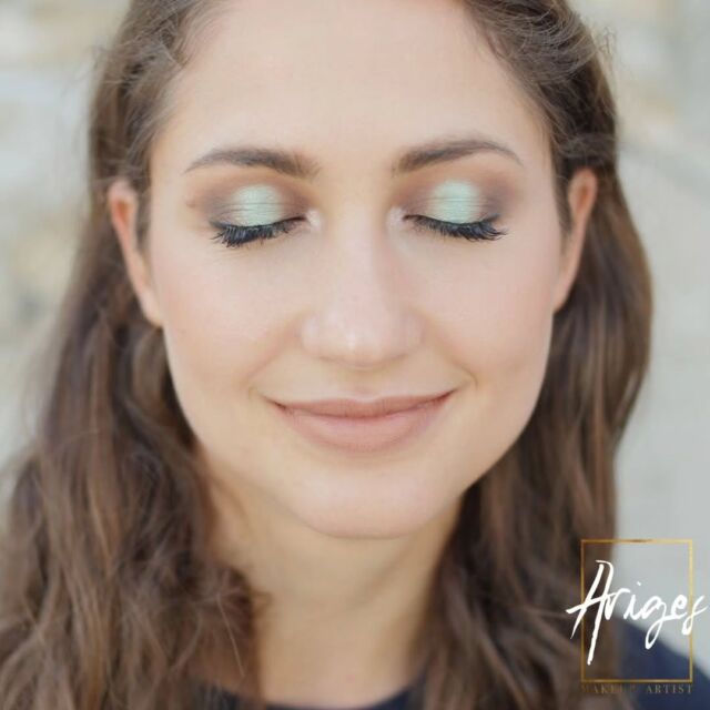 Halo Eye. Brown-turquoise. Homework.

#trucco #makeupartistbergamo
#truccatricebergamo #haloeye #truccatricevalleimagna #makeupartistitalia #makeupforever #macfix #maccosmetics #onlinemakeupacademy
#OMAgraduate