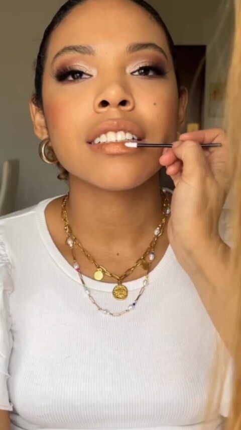 Relax with makeup
Ft @karentorres_f

#makeupartistitalia #promakeupartist #makeupforever #truccatricebergamo #milanimakeitlast #trucco
#onlinemakeupacademy #OMAgraduate
Musica: solitude
Musicista: Rook1e